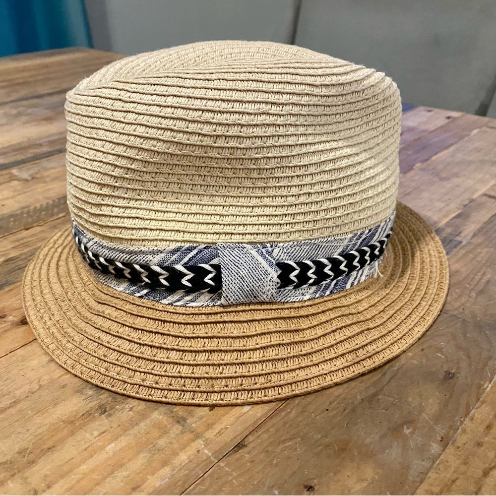 Kids Banded Hat - Picture 2 of 3